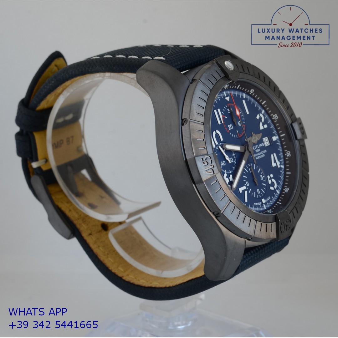 BREITLING SUPER AVENGER CHRONO V13375 (2)