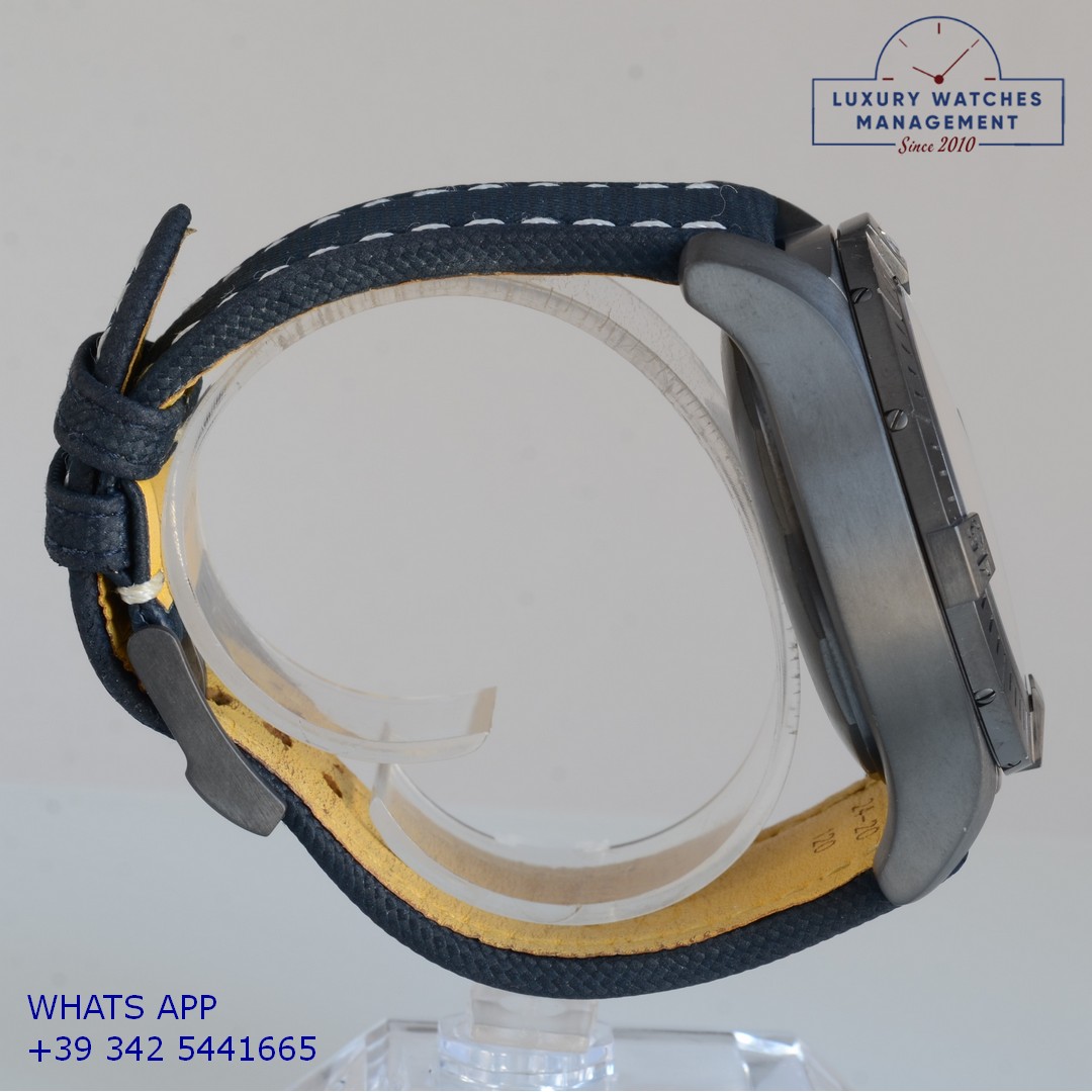 BREITLING SUPER AVENGER CHRONO V13375 (3)