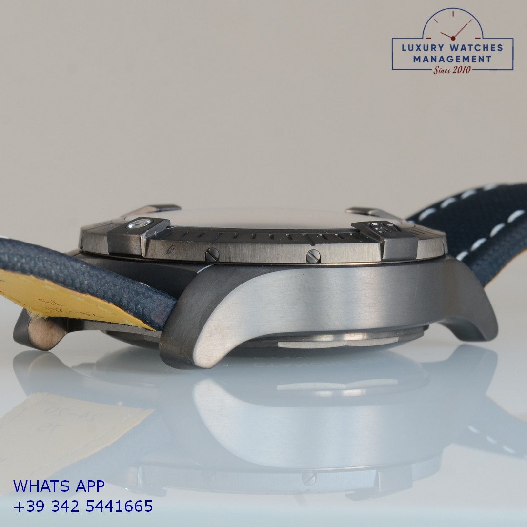 BREITLING SUPER AVENGER CHRONO V13375 (7)