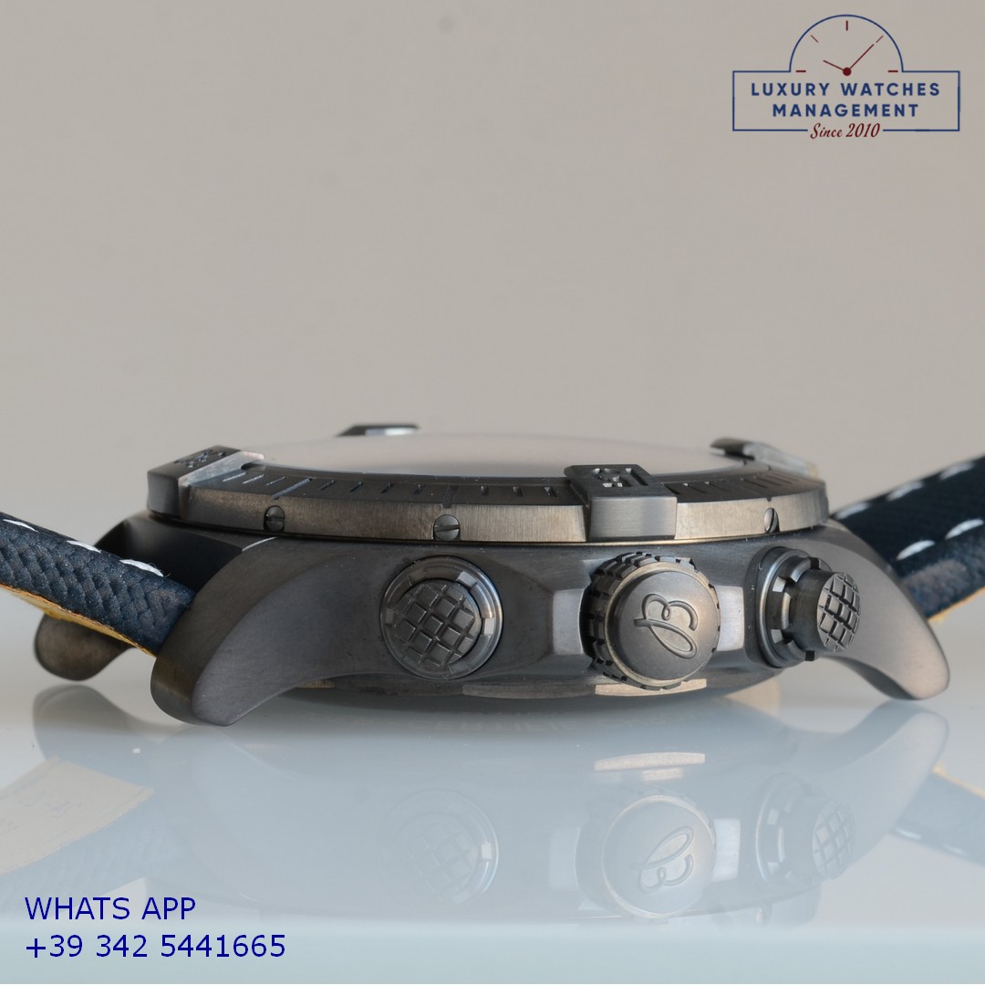 BREITLING SUPER AVENGER CHRONO V13375 (8)