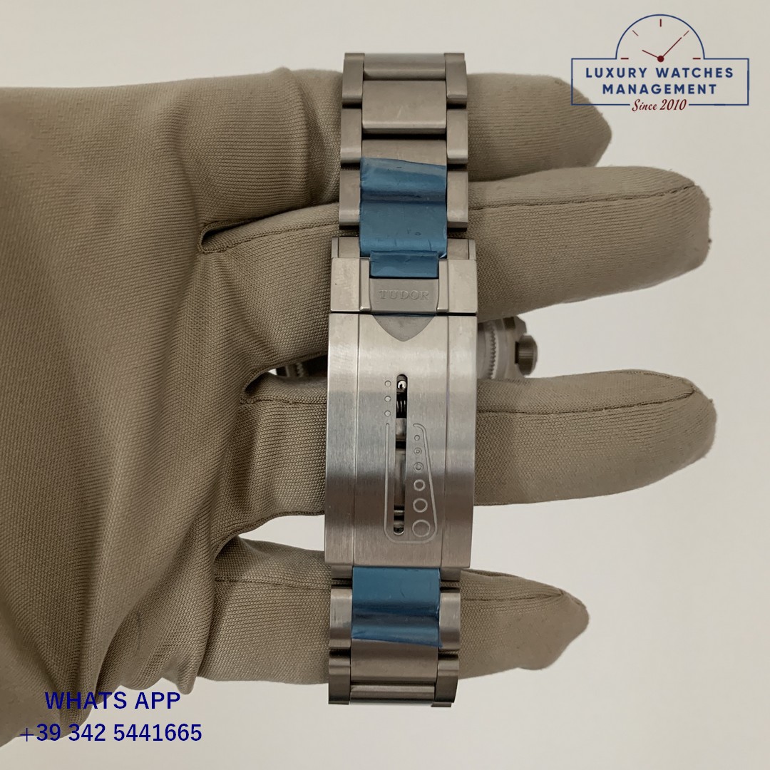TUDOR PELAGOS 25600TN TITANIUM STATE OF QATAR (17)